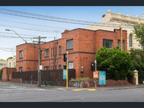 151 Hoddle Budget Private Rooms